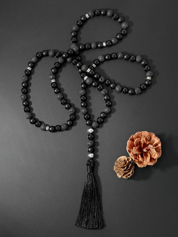 NECKLACE | BLACK BROOM