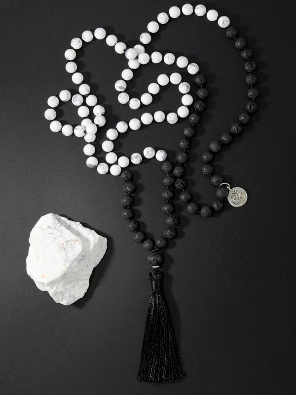 NECKLACE | BLACK WHITE BROOM